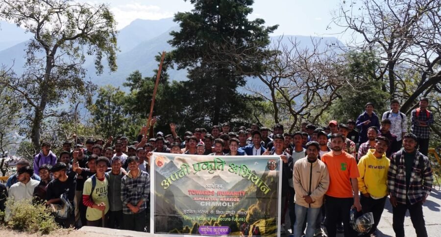 गोपेश्वर में युवाओं की अनूठी पहल, “टुवर्ड्स ह्यूमैनिटी” के जरिए चला रहे स्वच्छता और प्रकृति संरक्षण अभियान