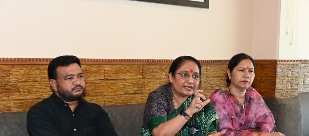 नारी शक्ति वंदन विधेयकों पर सियासत तेज, विधानसभा अध्यक्ष ऋतु खण्डूडी ने विपक्ष पर साधा निशाना, महिलाओं के राजनीतिक अधिकारों से जुड़े विधेयक गिरने पर जताई नाराजगी, कहा – यह करोड़ों महिलाओं के साथ अन्याय