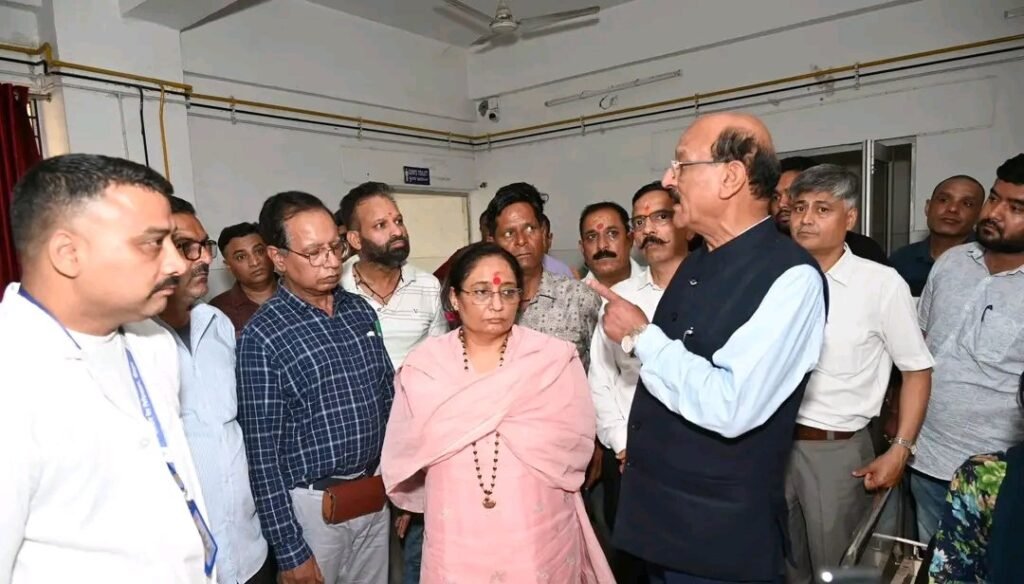 कोटद्वार के बेस हॉस्पिटल का किया औचक निरीक्षण, स्वास्थ्य सुविधाओं को सुदृढ़ करने पर दिया जोर