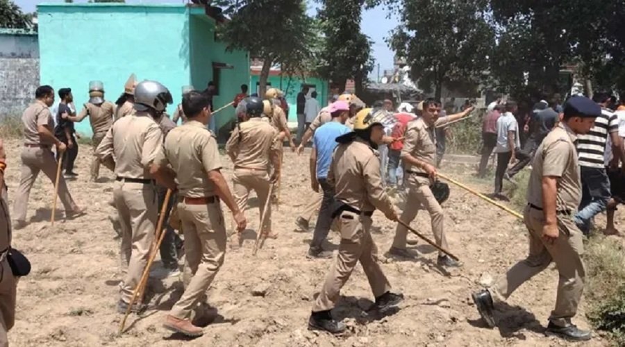 भाजपा नेता की हत्या के बाद विकासनगर में तनाव, आरोपी के घर में आगजनी और बुलडोजर कार्रवाई