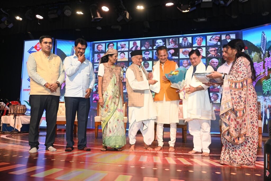 उत्तराखण्ड : देवभूमि के लोक कलाकारों की स्मृति को नमन